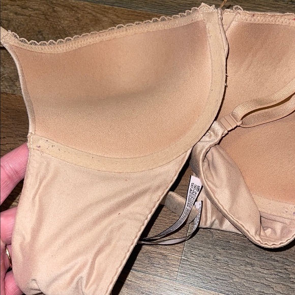 Victoria’s Secret Body by Victoria Push Up Bra size 34C Color Marzipan - Picture 6 of 6